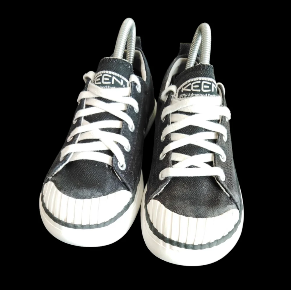 Keen Black Canvas Sneakers Sz 7 - Picture 2 of 11
